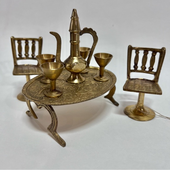 Miniature Brass 8 piece Table & 2 stools set - Picture 7 of 8